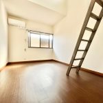 写真は内装済み別号室