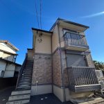 クィーンコート 202号室 ★単身者に人気設備のシステムッチンや浴室乾燥機付きの贅沢物件‼さらに追焚機能あり‼広々8帖の洋室★