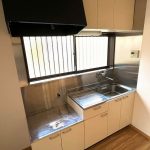 写真は内装済み別号室になります。(キッチン)